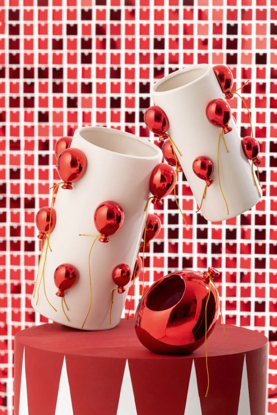 J Line Vaso Pallone Ceramica Bianco Rosso Natale Small Jarrón Pelota Cerámica Blanco Rojo Navidad Small.