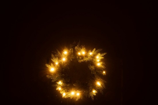 J Line couronnes Jolipa Couronne 20 Led Rond Plastique Vert Foncé Small.