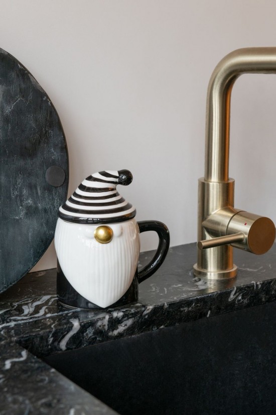 J Line Mug Coperchio Babbo Natale Dolomite Nero Bianco Taza Tapa Papá Noel Dolomita Negro Blanco.