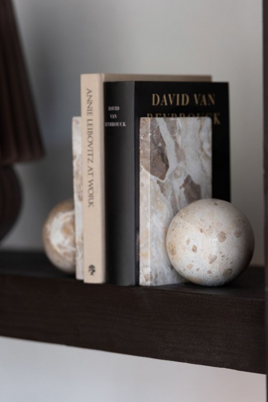 J Line Fermalibri Marmo Beige Sujetalibros Mármol Beige.