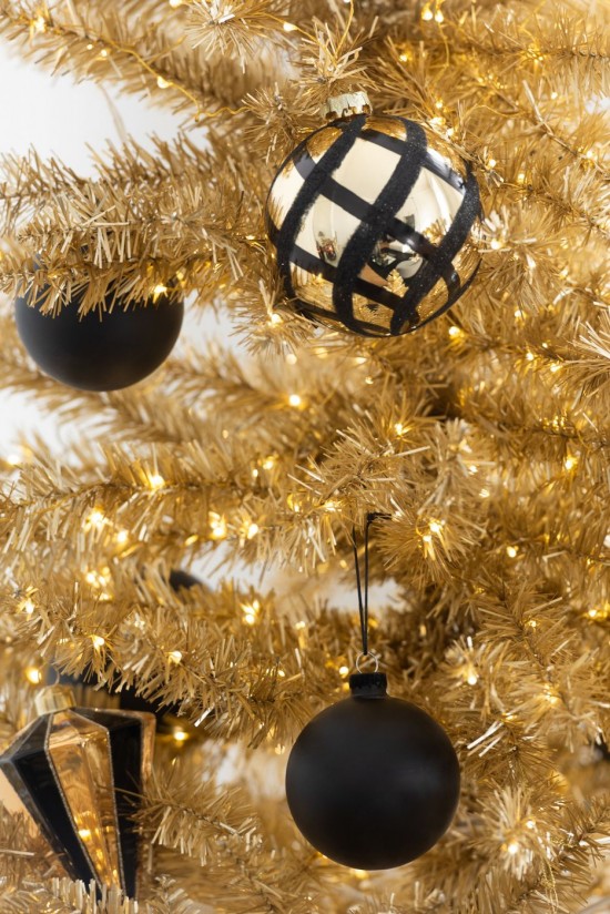 J Line Scatola Di 4 Pallina Di Natale A Quadretti Vetro Oro Nero Caja De 4 Adorno Navideño Azulejos Vidrio Dorado Negro.