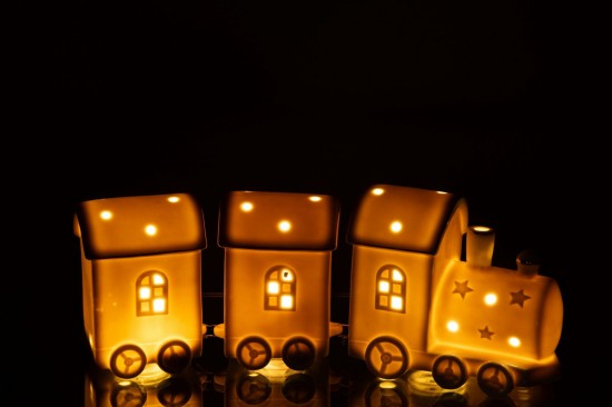 J Line hivers Jolipa Train Led 2 Wagons Argile Blanc.