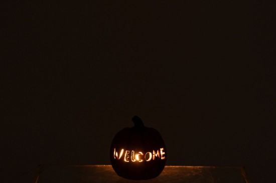 J Line potirons giraumons courges statuettes Jolipa Citrouille Welcome Argile Caramel Small.