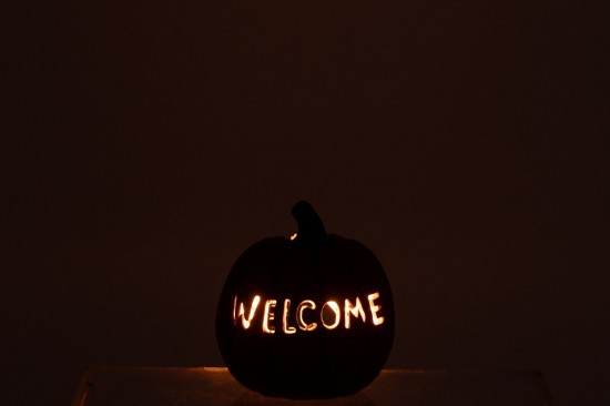 J Line potirons giraumons courges statuettes Jolipa Citrouille Welcome Argile Caramel Large.