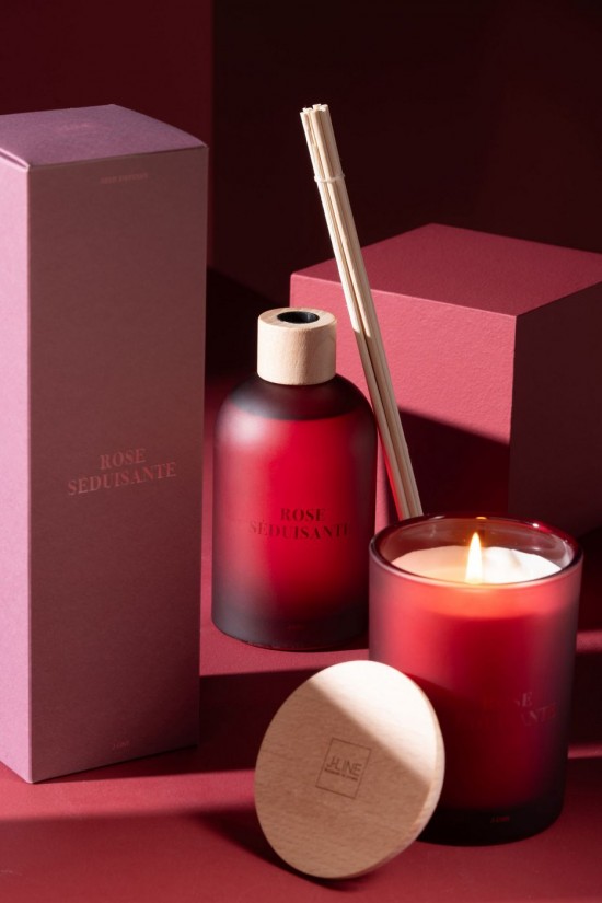 J Line Reed Diffuser Accords Essentiels Rose Seduisante 250Ml scent diffusers.