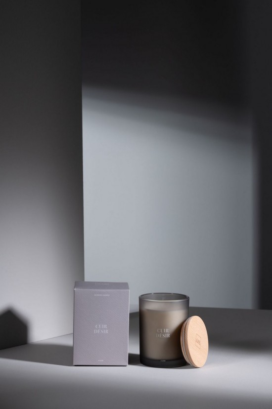 J Line Candela Profumata Accords Essentiels Cuir Desir 38Ore Vela Perfumada Accords Essentiels Cuir Desir 38H.