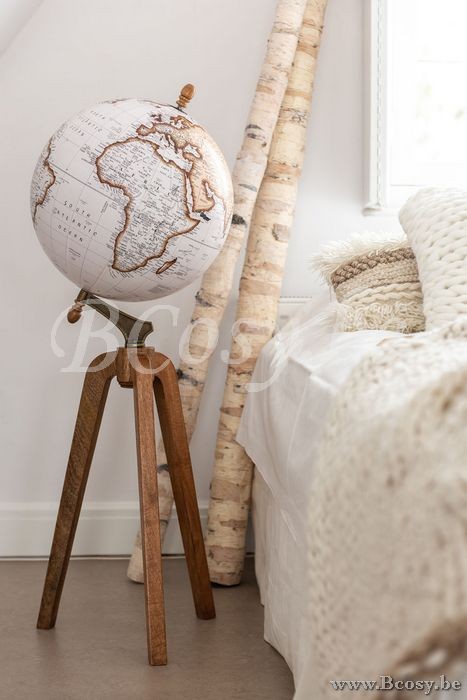 J Line 97966 mappemonde sur pied globes on foot Erdglobusse Globusse Dekoration Decorazione Globe terrestre Wereldbol Accessori Della Casa Wereldbol Op voet erdkugel auf fuß Dekoration globe on foot W