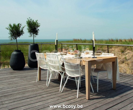 Lifestyle TUINSTOEL MET ARMEN PALM BEACH BAY WHITE Lifestyle94 TUINARMSTOEL PALM BEACH BAY WIT
