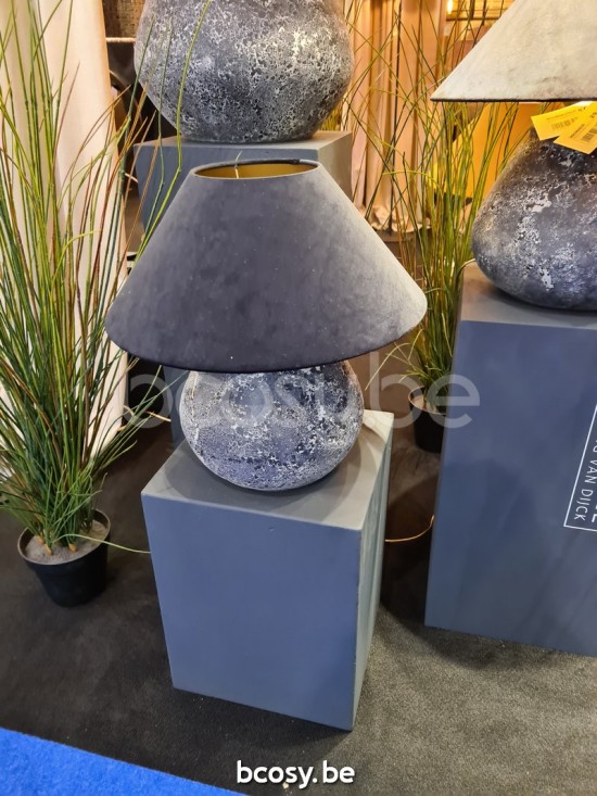 Marckdael tafellamp Malta Marckdael MALTA-LARGE-ANTRACIET-S50-BLACK-VELVET-ON-TAUPE Tablelamps antraciet tafellamp H 33cm VVD VDV Verlichtin.