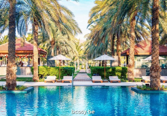 TUUCI Parasols droits à mât central en aluminium.
