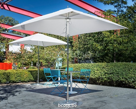 TUUCI Parasols droits à mât central en aluminium.