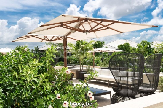 TUUCI vrijstaande zwevende aluminium parasols.