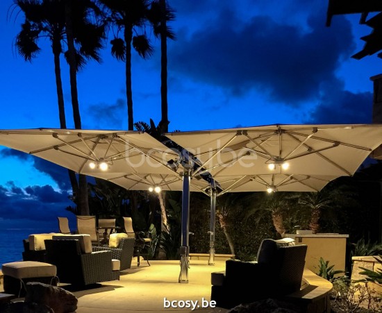 TUUCI vrijstaande zwevende aluminium parasols.