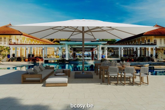 TUUCI Parasols droits à mât central en aluminium.