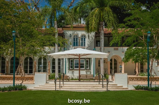 TUUCI Central centre aluminium pole Market sunshades Umbrellas.