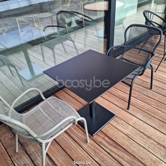 Vincent Sheppard Quadro Table Bistro carrée Cadre en Acier Noir dessus de table HPL Noir.