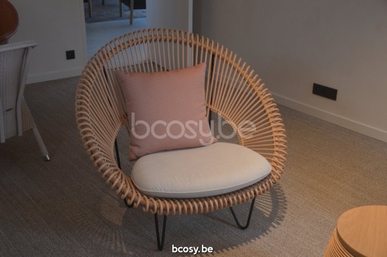 Vincent Sheppard Cruz loveuses tournants osiers sièges d’amour cadre en Acier Revêtement en poudre noir Rotin Naturel.