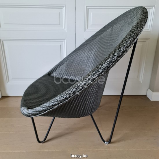 Vincent Sheppard Joe Cocoon Rahmen aus Schwarz pulverbeschichtet Stahl Auster Lloyd Loom.