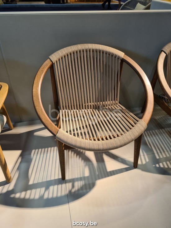 Vincent Sheppard Norma Fauteuil de repos cadre en Chêne Teinté brun foncé Corde Lin Polypropylène.