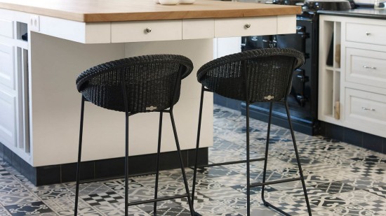 Vincent Sheppard Joe Tabouret de bar mi-hauteur cadre en avec piétement luge en acier Revêtement en poudre noir Lloyd Loom Noir.