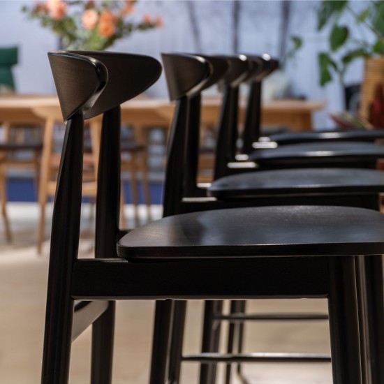 Vincent Sheppard Teo Hocker schwarz H91 cm Teo Mittelhoher Barhocker Rahmen aus Schwarz Buche Schwarz Buche.