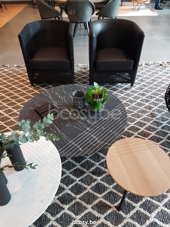 Vincent Sheppard Table d'appoint Groove chêne naturel Groove Dia 40 Table d'appoint ronde cadre en Acier Noir.