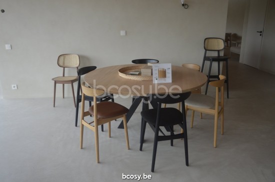 Vincent Sheppard Teo Stuhl Rahmen aus Natürlich Eiche Lime Weiß Bouclé.