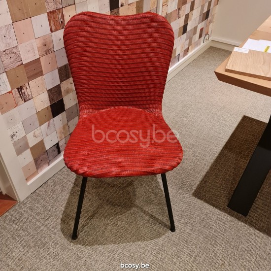 Vincent Sheppard Lily Stuhl A Stahlbasis Lily Stuhl Rahmen aus Schwarz pulverbeschichtet Stahl A Terrakotta Lloyd Loom.