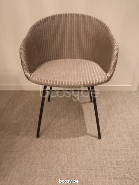 Vincent Sheppard Avril Stuhl Rahmen aus Schwarz pulverbeschichtet Stahl A Nacré Lloyd Loom.