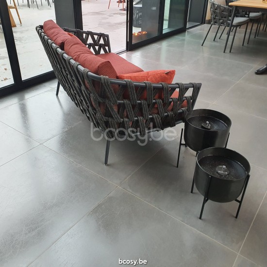 Vincent Sheppard Pflanztopf Ivo M Ivo Pflanzentopf Medium Dia 40x45h Rahmen aus Schwarz Stahl Schwarz Flechtwerk Polyethylen.