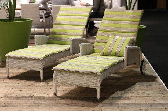 Vincent Sheppard Safi Sonnenliege mit Armlehnen Alte Spitze Flechtwerk Polyethylen.