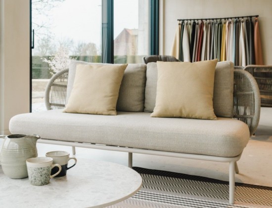 Vincent Sheppard Kodo Banc profond Cadre en Aluminium Blanc dune Corde Blanc dune Polypropylène.