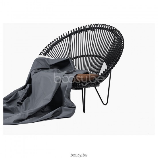 Vincent Sheppard Schwarzer Sessel von Roy Cocoon Roy Cocoon Rahmen aus Schwarz Stahl Schwarz Flechtwerk Polyethylen.