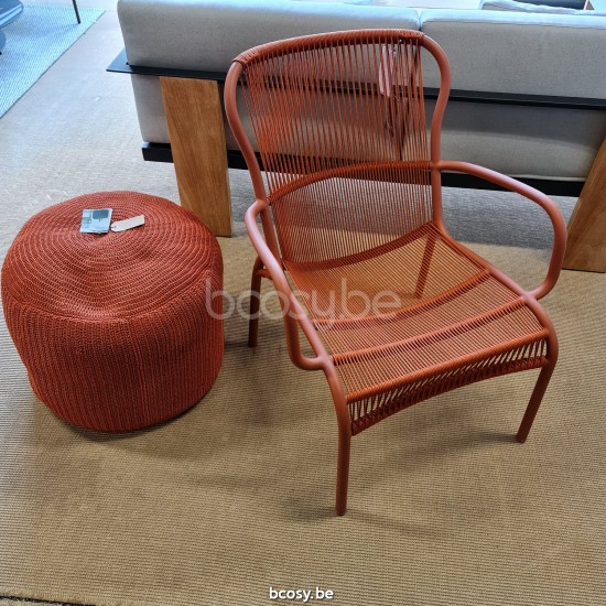 Vincent Sheppard Loop Lounge Chair Terrakotta Loop Lounge Stuhl Rahmen aus Terrakotta Aluminium Terrakotta Gehäkelte Kordel Polypropylen.