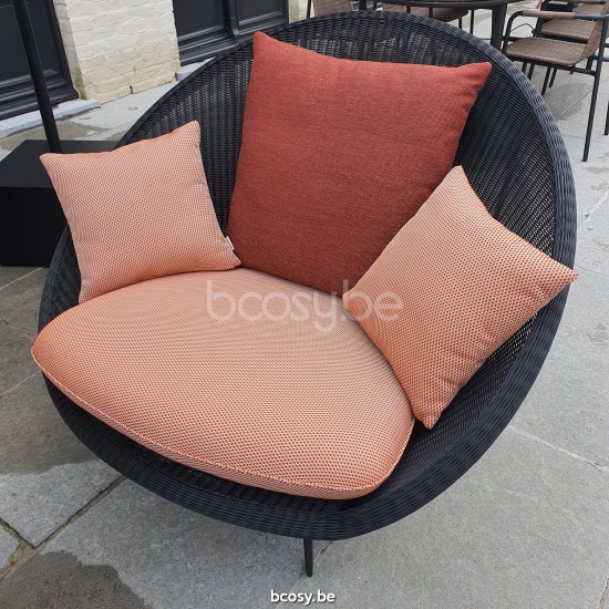 Vincent Sheppard Gipsy garden outdoor cocoon chairs Black Steel frame Black Wicker Polyethylene.