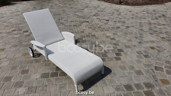 Vincent Sheppard Dovile sun beds loungers Pure White Lloyd Loom.