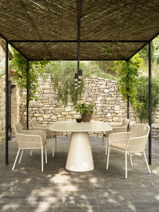Vincent Sheppard Akari garden outdoor dining armchairs Dune White Aluminium frame Flax Rope Polypropylene.