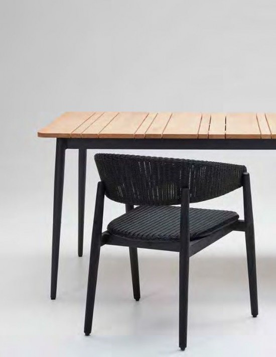 Vincent Sheppard Chaise Mona teck - osier noir Mona Chaise cadre en Teck Noir brossé Tressage Noir Polyéthylène.