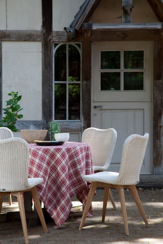 Vincent Sheppard Lena Stuhl Teakholz Basis Lena Stuhl Rahmen aus Unbehandelt Teakholz Alte Spitze Flechtwerk Polyethylen.