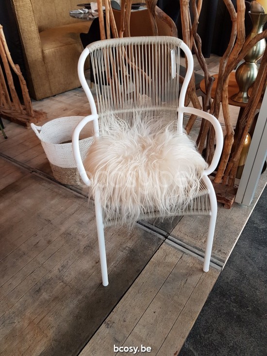 Vincent Sheppard Loop Stuhl Rahmen aus Dune Weiß Aluminium Dune Weiß Seil Polypropylen.