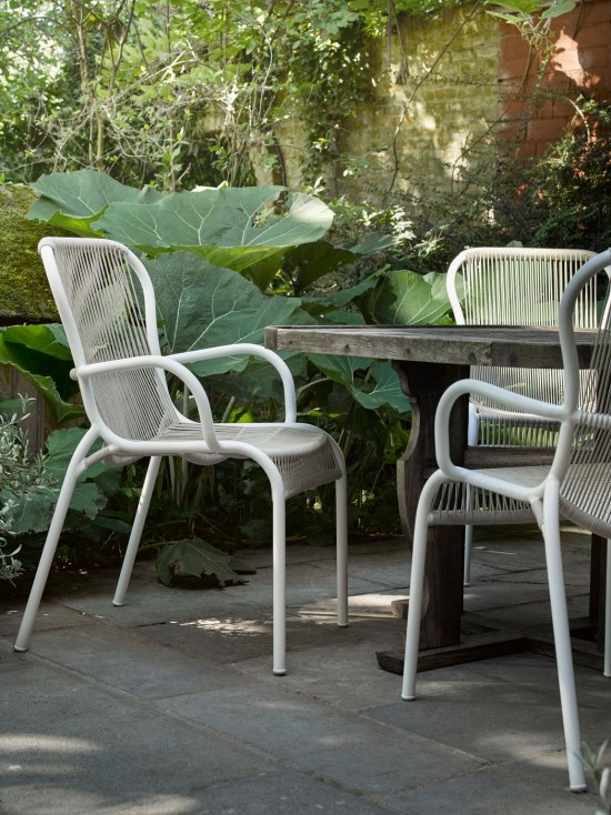 Vincent Sheppard Loop Tuinarmstoelen Dune White Aluminium frame Dune White Touw Polypropyleen.