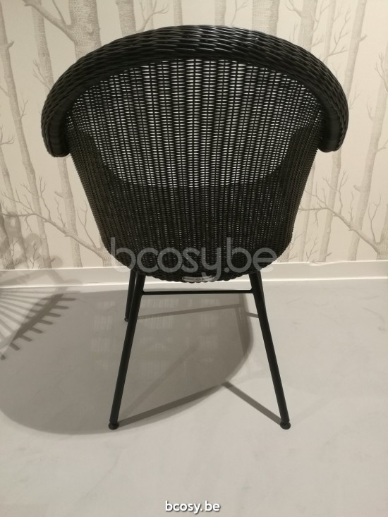 Vincent Sheppard Edgard Stuhl Eine Stahlbasis Edgard Stuhl Rahmen aus Schwarz pulverbeschichtet Stahl A Mokka Flechtwerk Polyethylen.
