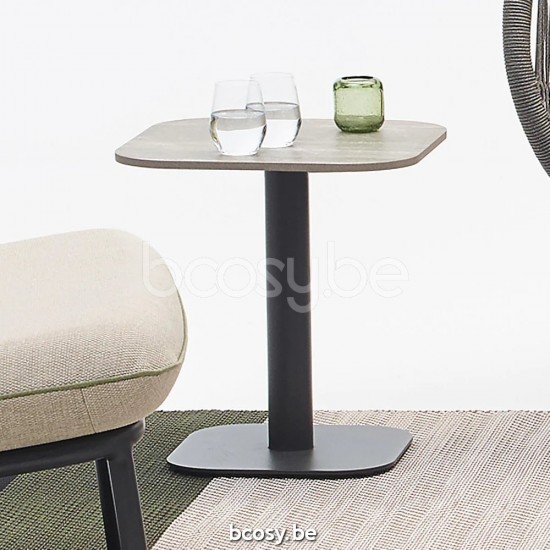 Vincent Sheppard Kodo Table d'appoint de jardin cadre en Aluminium Gris fossile dessus de table Céramique Silex.