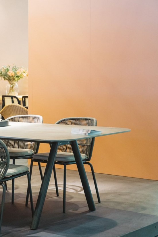 Vincent Sheppard Kodo Tuintafel 210x100 Fossil Grey Aluminium frame Flint Keramiek Tafelblad.