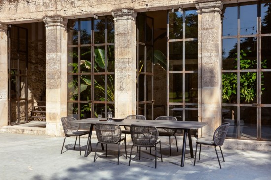 Vincent Sheppard Kodo Gartentisch 280x106 Rahmen aus Fossil Grau Aluminium Tischplatte Flint Keramik.