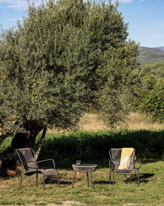 Vincent Sheppard LOOP Beistelltisch Loop Runder Garten Beistelltisch Rahmen aus Fossil Grau Aluminium Fossil Grau Seil Polypropylen.