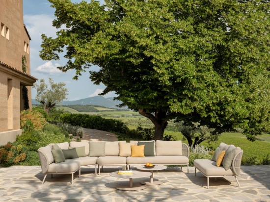 Vincent Sheppard Kodo Table d'appoint ronde de jardin Cadre en Aluminium Blanc dune dessus de table Céramique Éclats.