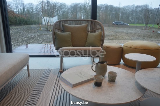 Vincent Sheppard Kodo Runder Gartentisch Dia 90 Rahmen aus Dune Weiß Aluminium Tischplatte Scherben Keramik.