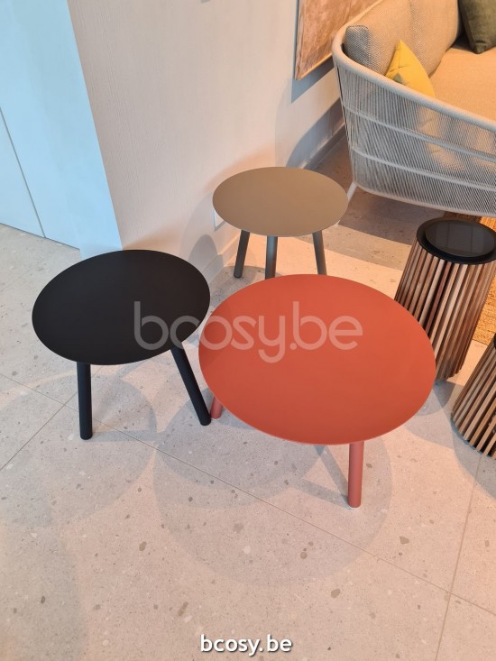 Vincent Sheppard Lilo Dia 45 Table d'appoint ronde de jardin cadre en Aluminium Noir dessus de table Aluminium Noir.