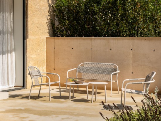 Vincent Sheppard Lilo Rond Table d'appoint ronde de jardin Cadre en Aluminium Blanc dune dessus de table Aluminium Blanc dune.